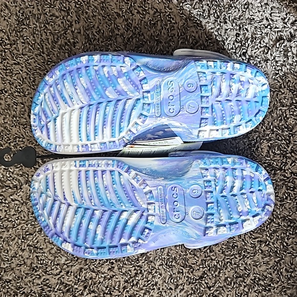 Marble Crocs - NWT - Picture 2 of 5